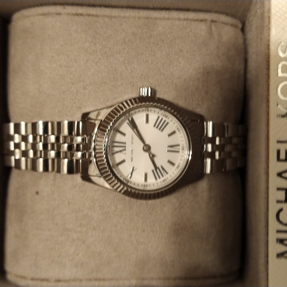 Watch - Picture 4 of 5